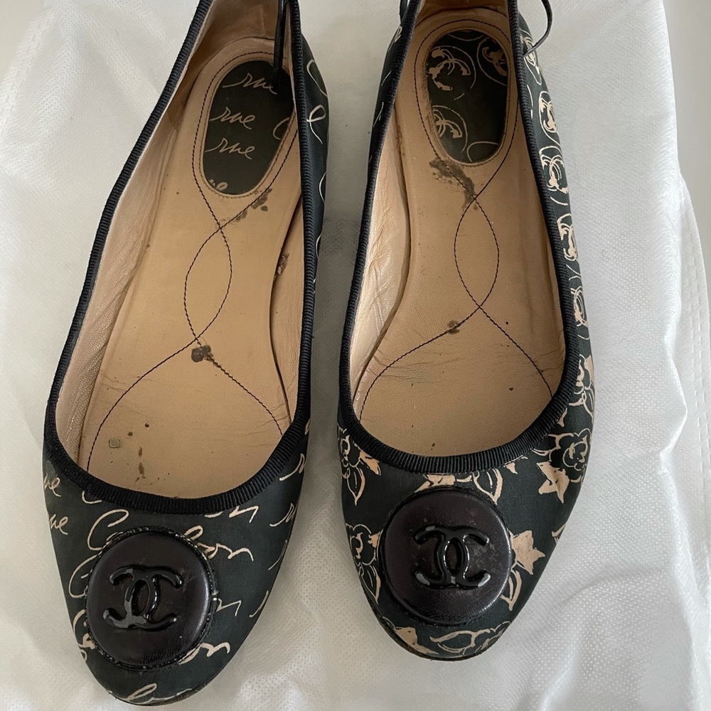 AUTHENTIC Chanel size 38 ballerina flats